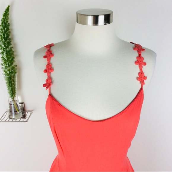 Kimchi Blue Gorgeous Strappy Flowy Dress Size (M) - Picture 5 of 7